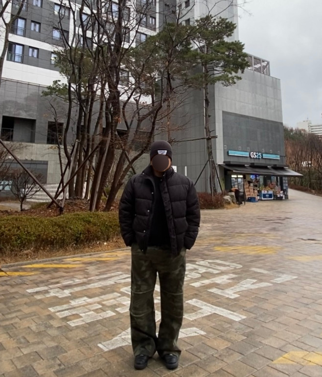 데일리룩('26. 3. 2.)반스VANS 밀포드 비니, 바스틱 점퍼 숏패딩, 무신사스탠다드 티셔츠, 테이크이지 카모 카모플라쥬 밀리터리 더스티 카펜터 팬츠, 나이키 덩크하이 올블랙