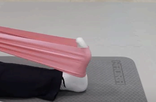저항 밴드 발목 펴기 운동 이미지사진