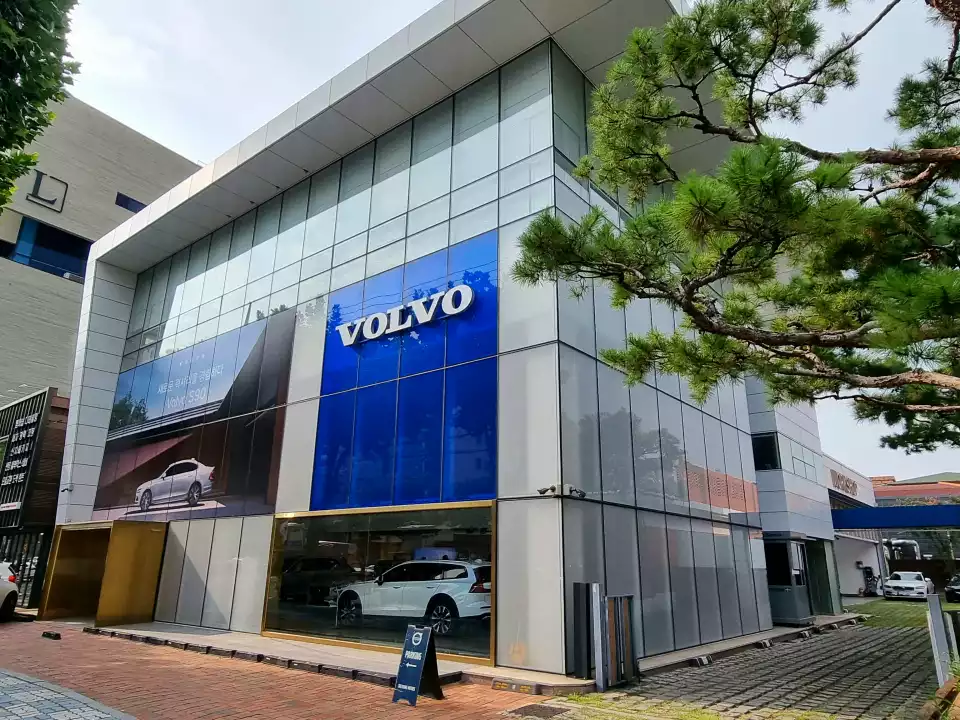 볼보 S90 B6를 시승한 태영모터스 볼보 대구 전시장입니다.