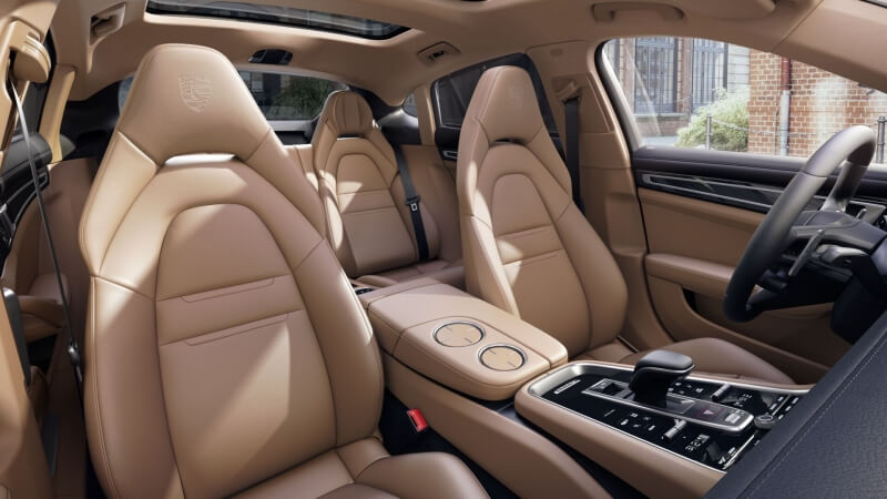 파나메라-뒷자리