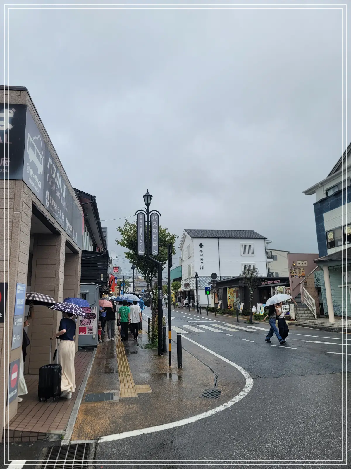 유후인-버스터미널-앞-도로