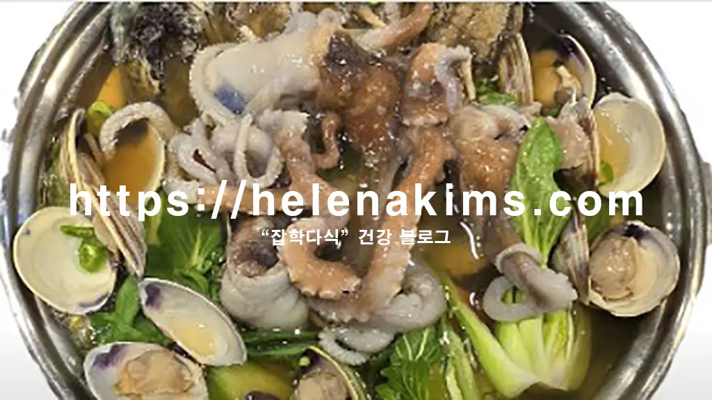 김이 모락모락 피어나는 건강한 보양식 연포탕.