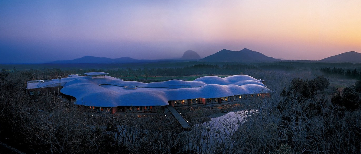 이타미 준의 포도호텔