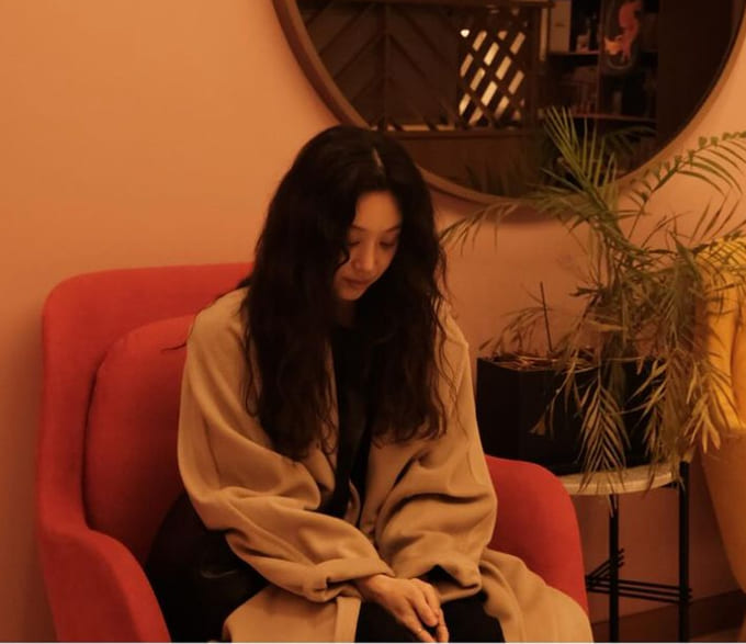 정려원 사복