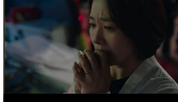 혜주가 울고 있는 옆모습