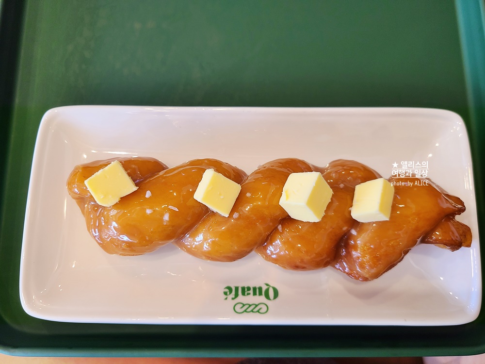 경주 황리단길 길거리 간식 후기 - 호랑이볼카츠, 쿠로보 수플레, 두부아이스크림, 황남옥수수, 꽈페 꽈배기, 10원빵/십원치즈빵