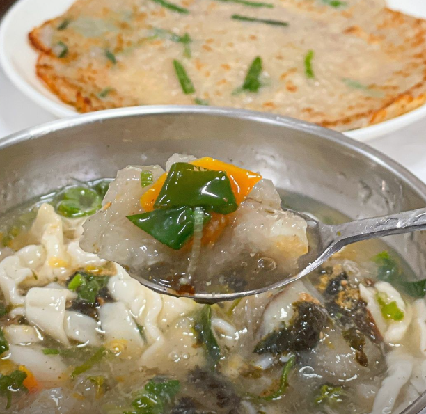 감자바우장칼국수 대표 메뉴