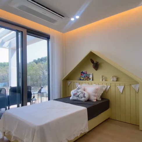 아이방에도 햇살이 잘 들어온다.