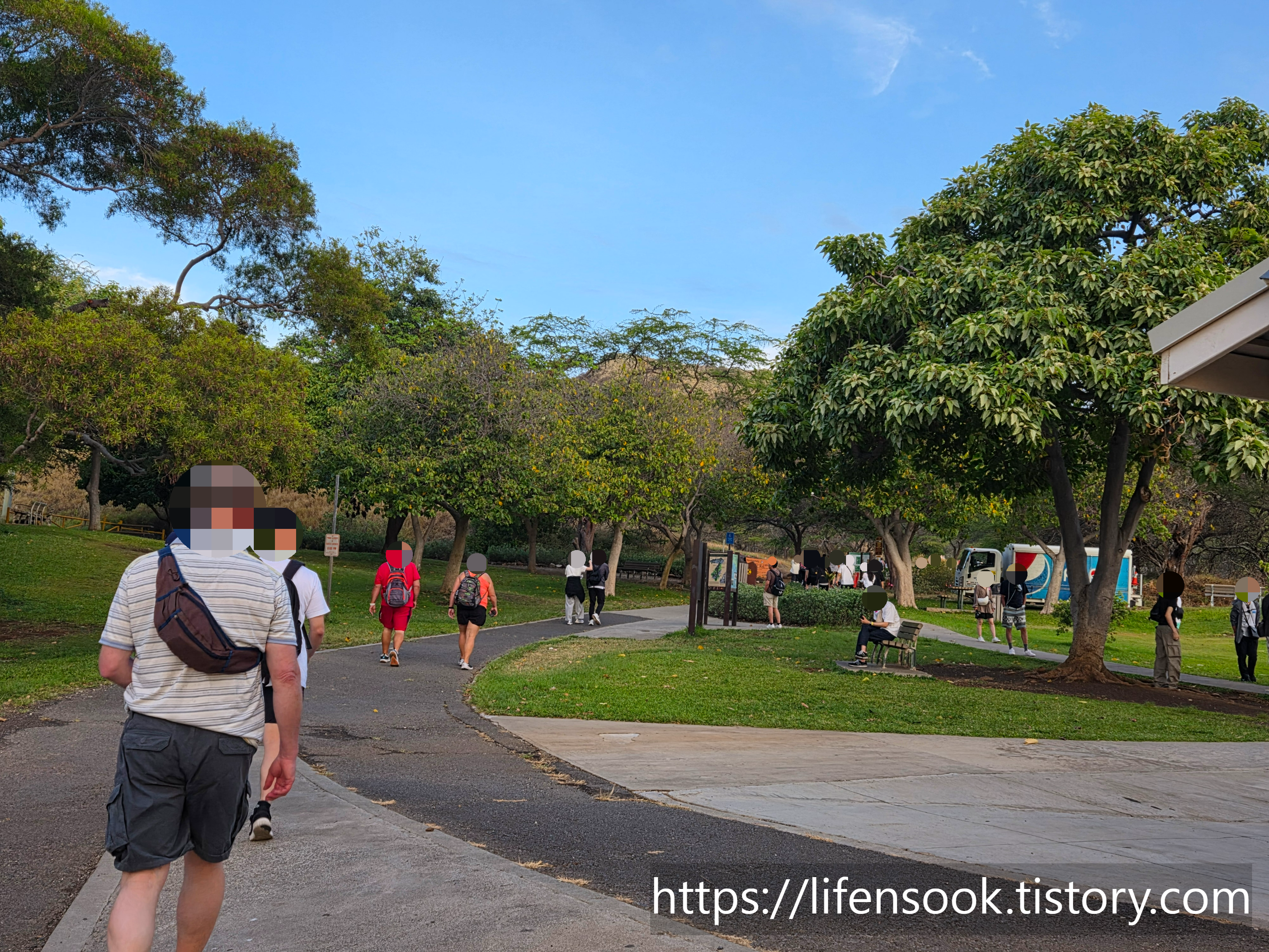 다이아몬드 헤드 정상으로 가는 길 1