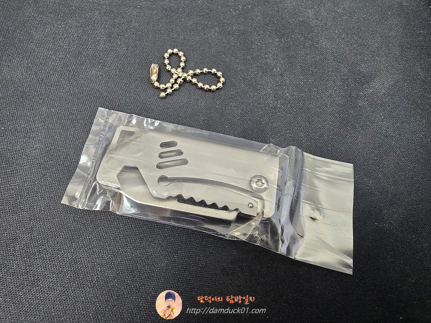 미니 접는 칼 스테인리스 스틸 상자 오프닝 칼 D2 강철 대포 휴대용 날카로운 접는 칼 키 교수형 체인