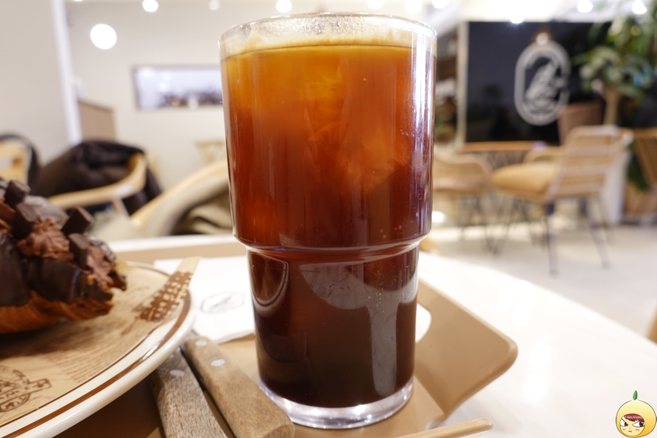 진한 아이스아메리카노