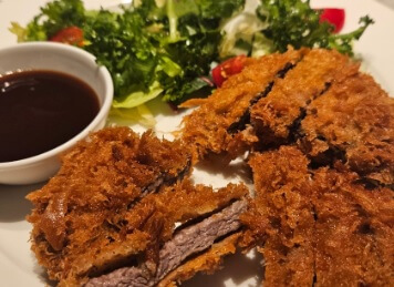 생생정보 오늘 또 방문 스타밥집 영화 친구 배우 서태화 추억의 맛 명동 함박스테이크 맛집 그릴데미그라스 