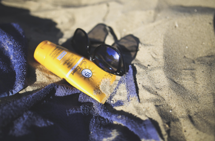 자외선 차단제로 피부를 지키는 법