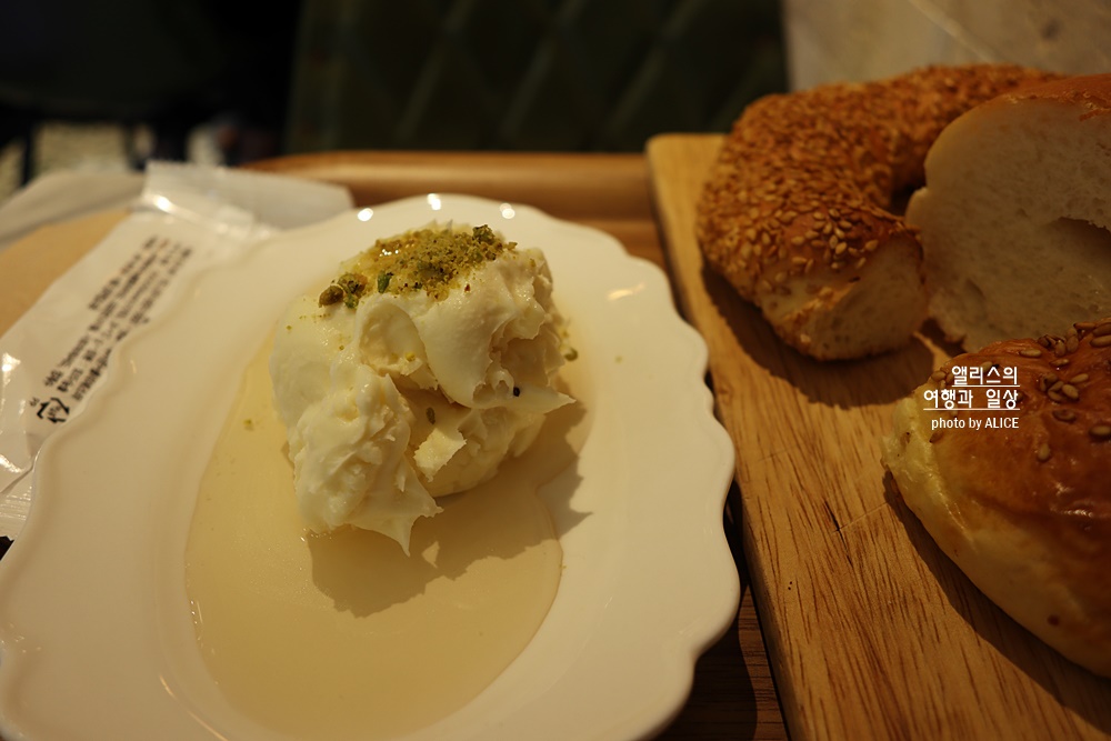 서울 이태원 카이막, 케르반 베이커리 (튀르키예 디저트, 베이커리)에서 카이막 1인 세트