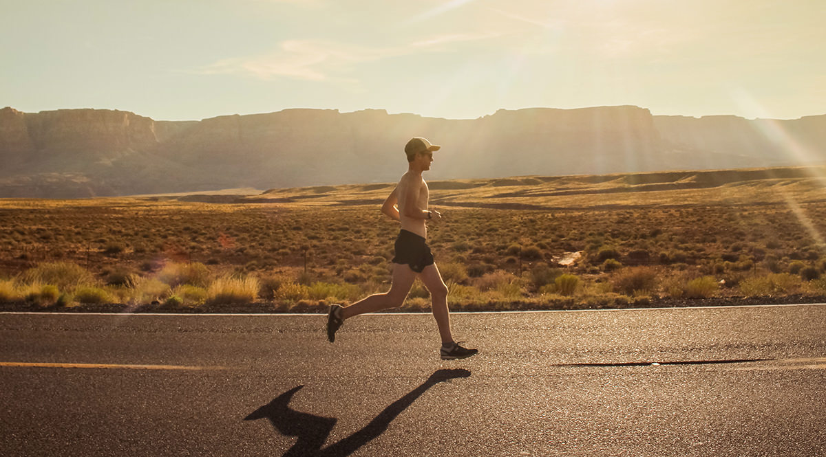 남자가 운동하는 모습