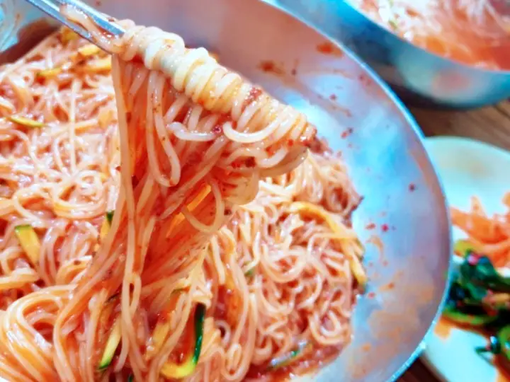 생활의달인 은둔식달 아산 3대 밀면 비빔밀냉면 밀냉면 달인 충남 아산 냉면집 맛집 시장식당 위치 어디
