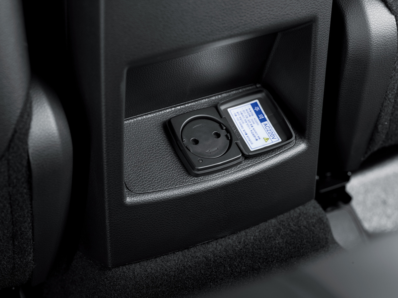 쌍용 코란도 이모션 차량 이미지