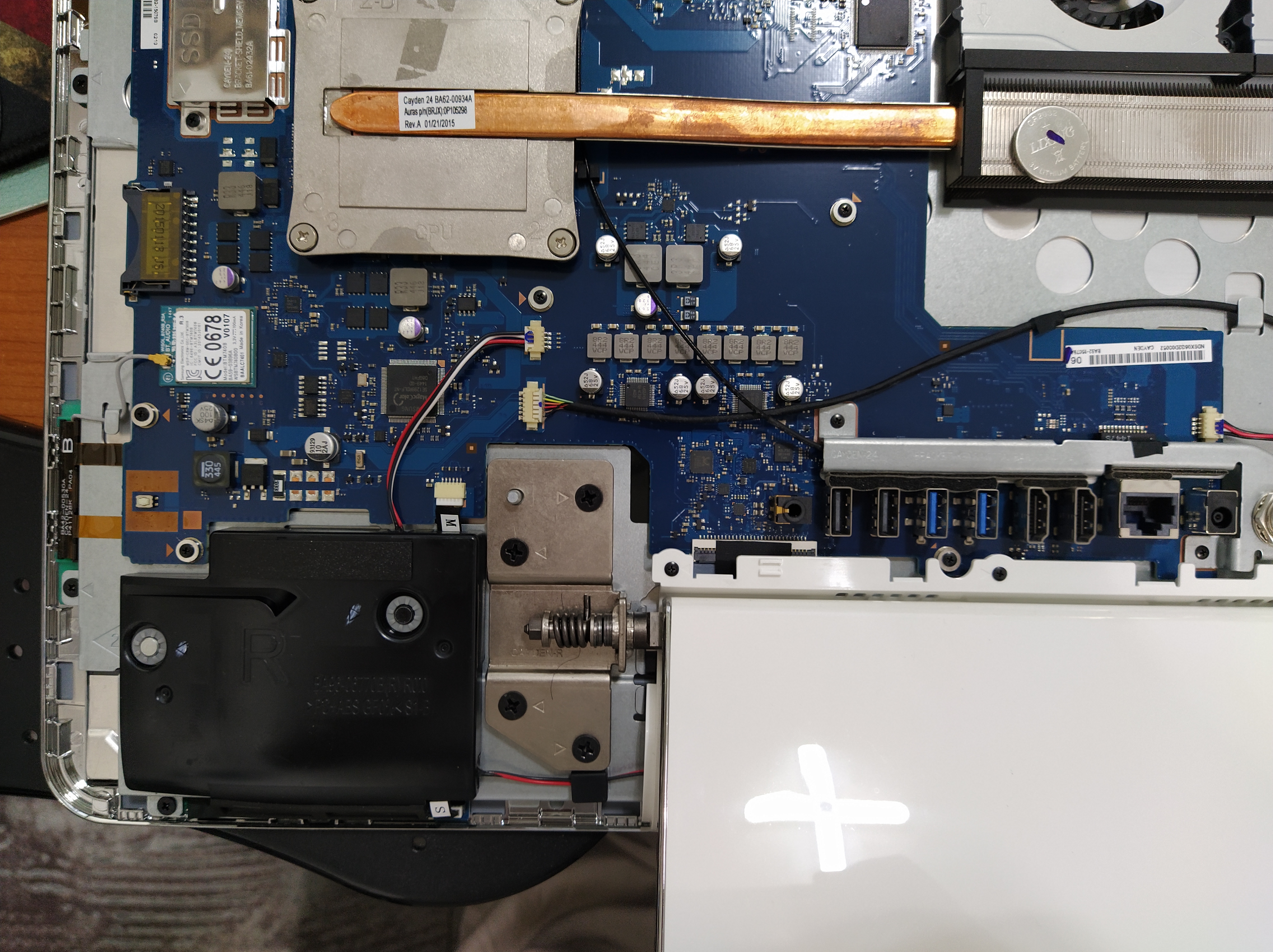 메인보드의 각종 부속들