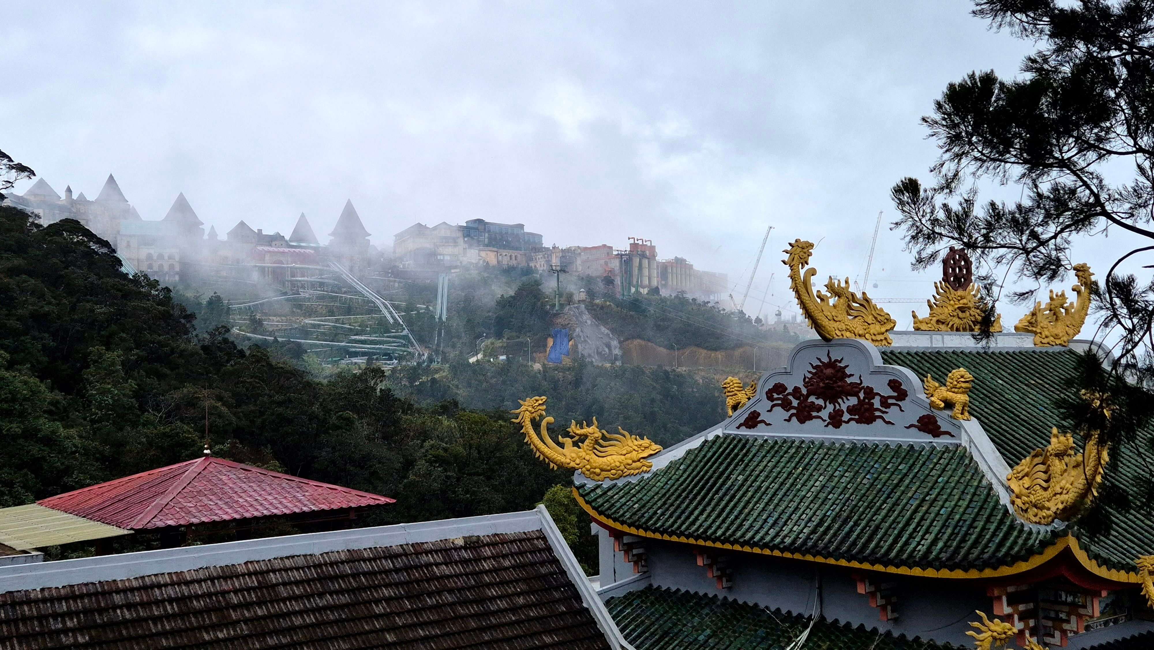 영응사(린응사) Ch&ugrave;a Linh Ứng - B&agrave; N&agrave;