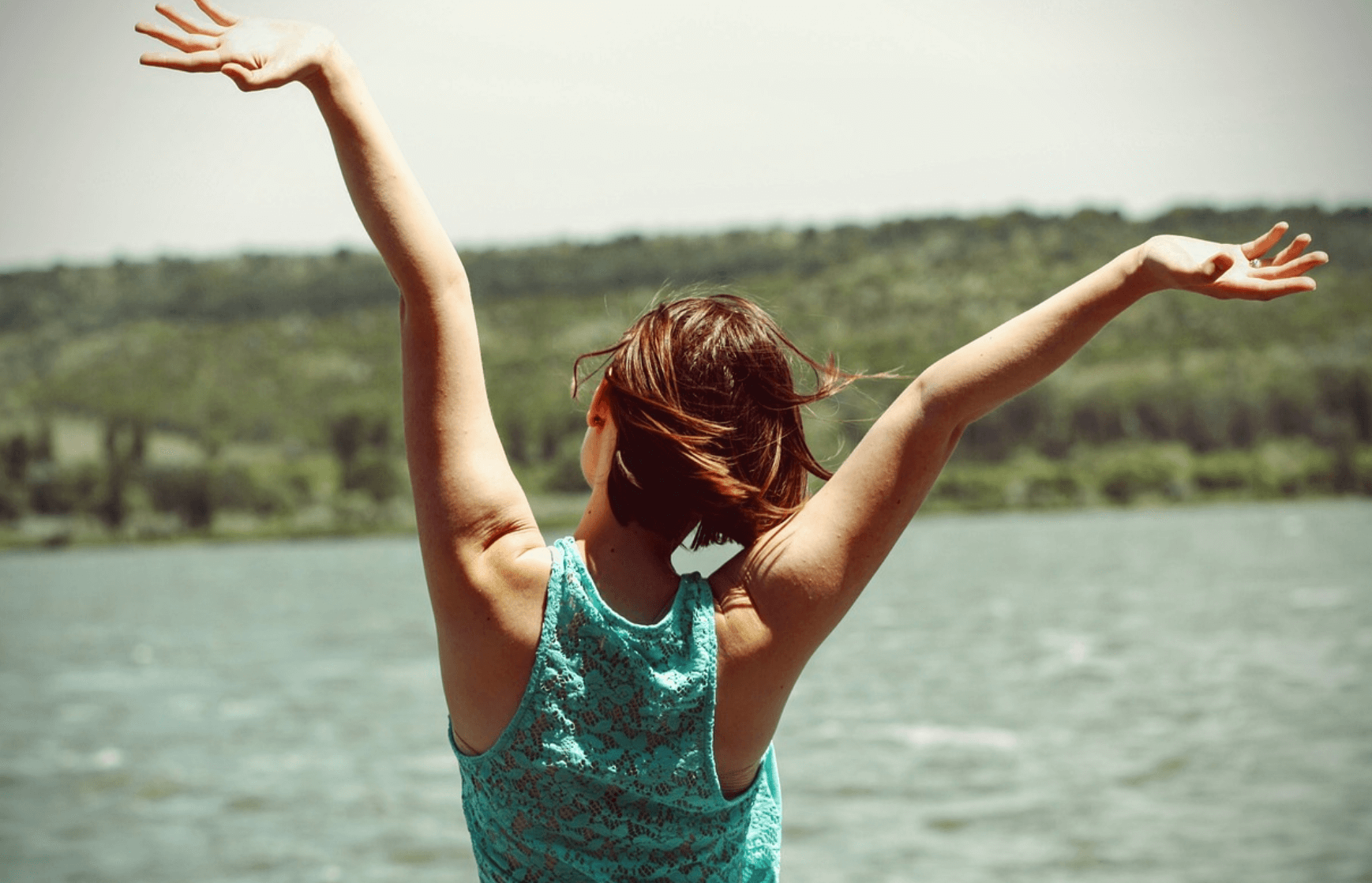 건강해보이는-여성의-뒷모습