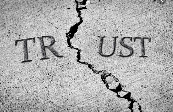신뢰 TRUST의 분열 배신 출처 Center for healthy change