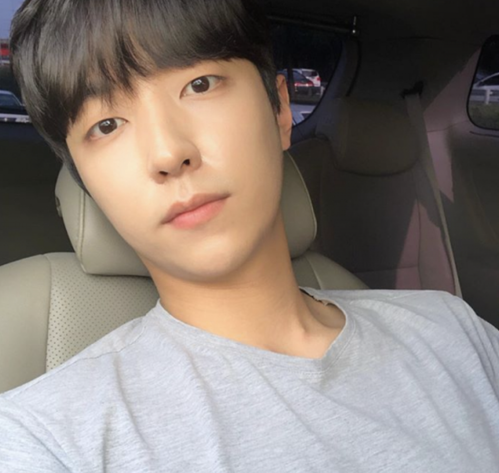 이유진 인스타 셀카