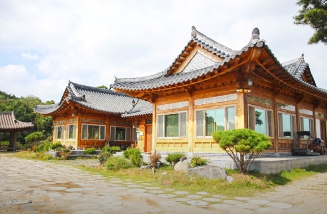 tvn 남겨서뭐하게 부여 소고기 맛집 연잎밥, 암소한마리 코스요리 위치