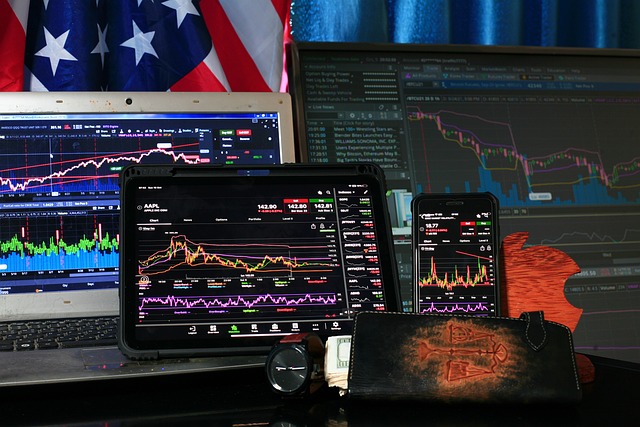 다우지수 및 S&amp;P500 최고치 경신