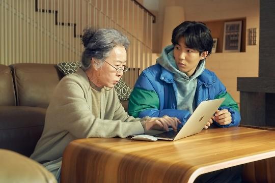 도그데이즈 영화 반려동물 반려견 스토리 줄거리 출연진 개봉일 영화관 예매 티켓 유해진 다니엘 헤니 윤여정