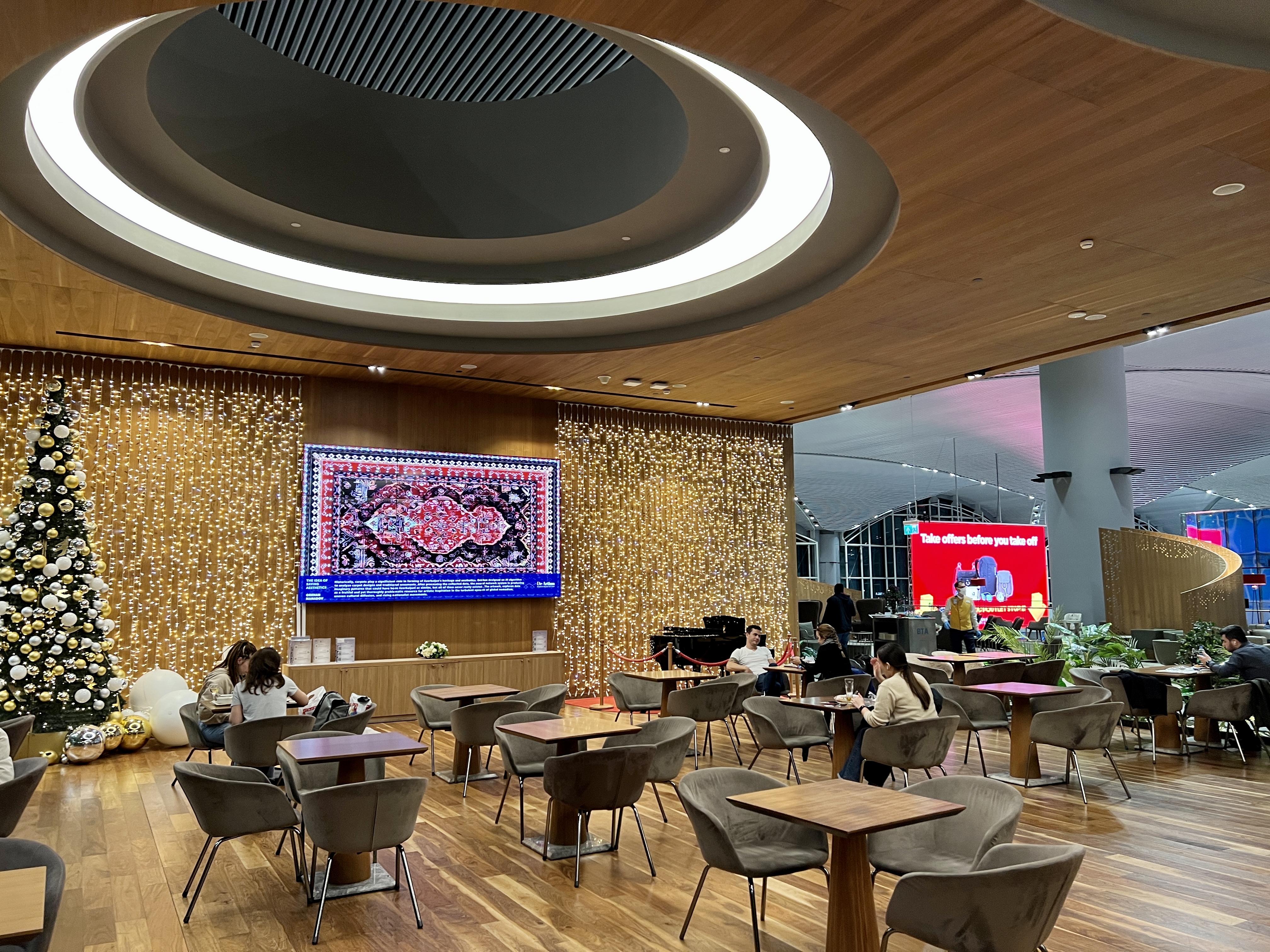 이스탄불 공항 라운지 내부