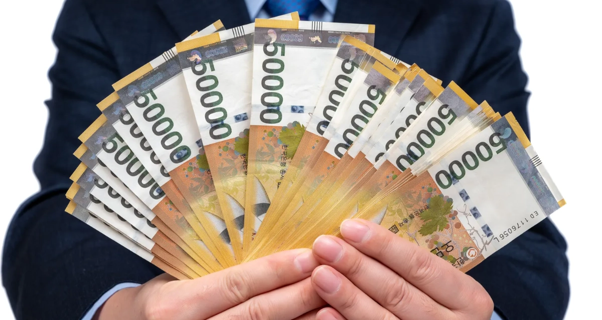노후 대비를 강조하는 현금 다발 사진