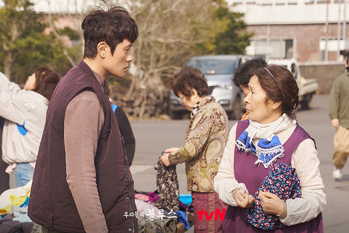 대립하는-동석과-옥동