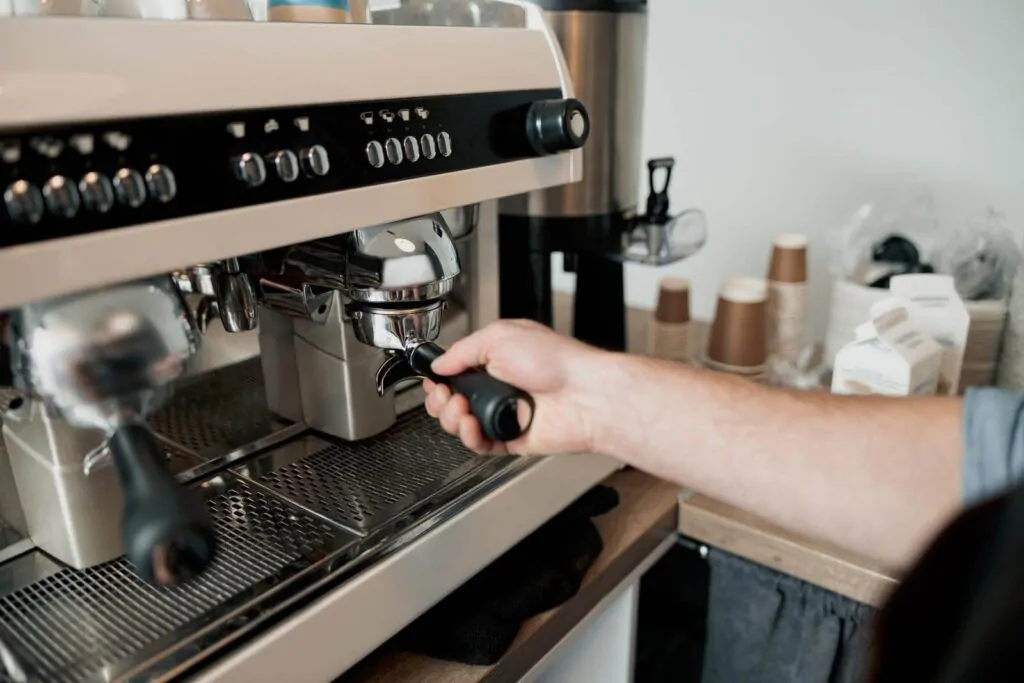 Bisakah Saya Menggunakan Kopi Biasa Di Mesin Espresso?