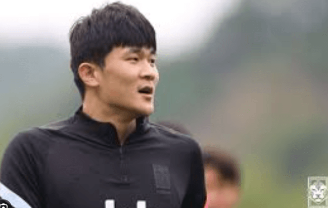 훈련하는 김민재