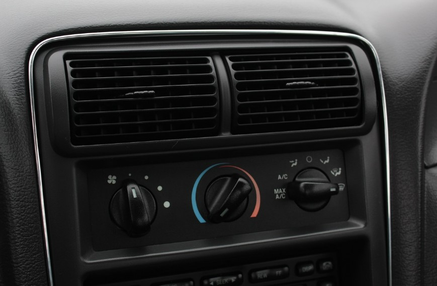 차량 에어컨 냄새 제거, 셀프로 완벽하게 해결하는 방법