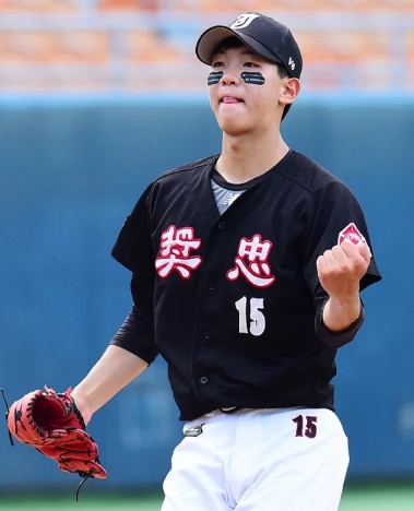 황준서 프로필 나이 고향 학력 연봉 계약금 인스타그램