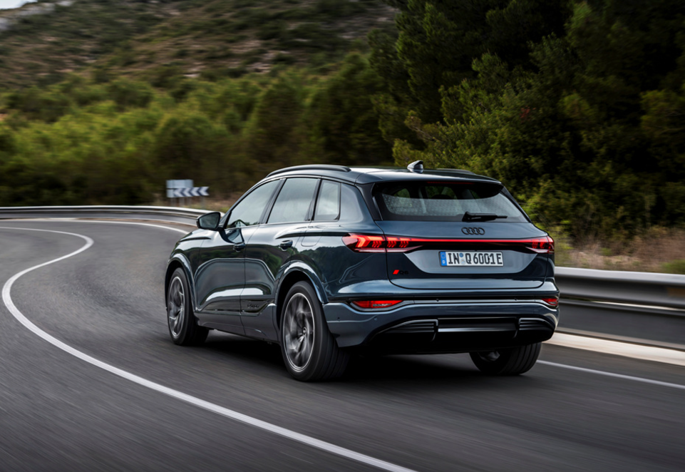 아우디 Q6 e-트론 가격과 경쟁 모델 비교 어느 쪽이 더 가치 있을까?