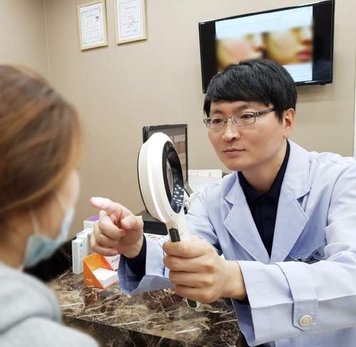 얼굴이 가려운 이유