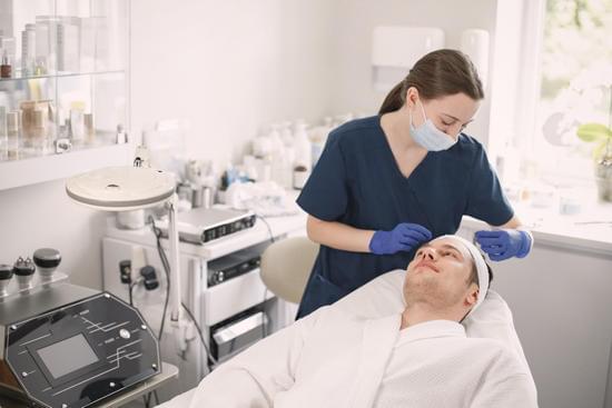 피부과 시술 부작용 & 대처법: 붉어짐, 붓기, 멍 완화법