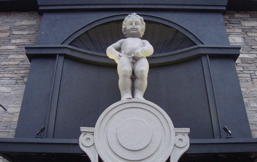 오줌싸는 동상2