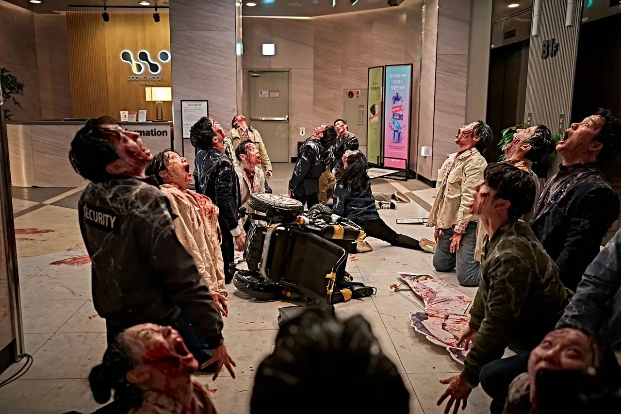 전지현 구도환 군체 개봉일 예고편 무대인사 뜻 줄거리 출연진