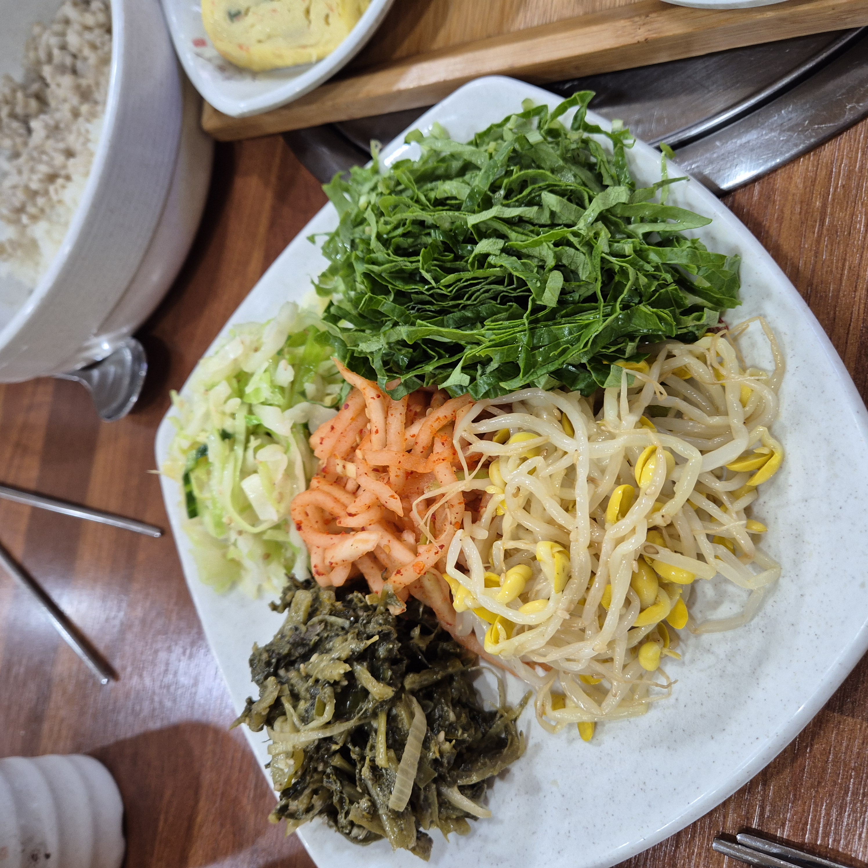 원내동 착한보리밥 나물 5가지