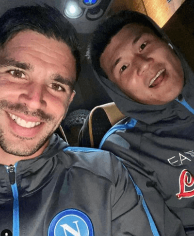 나폴리-김민재-동료-셀카