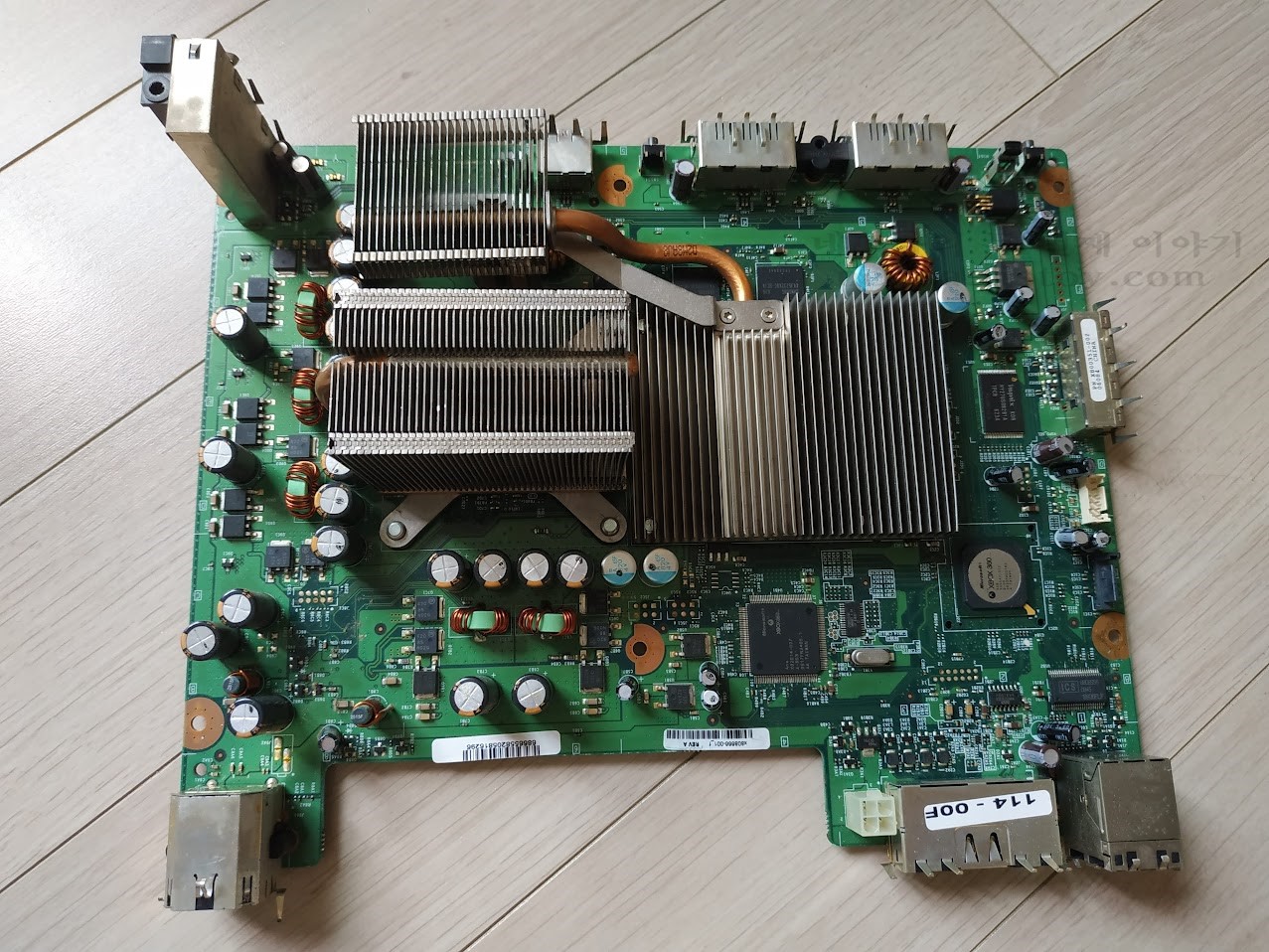 XBOX 360. 마더보드와 방열판.