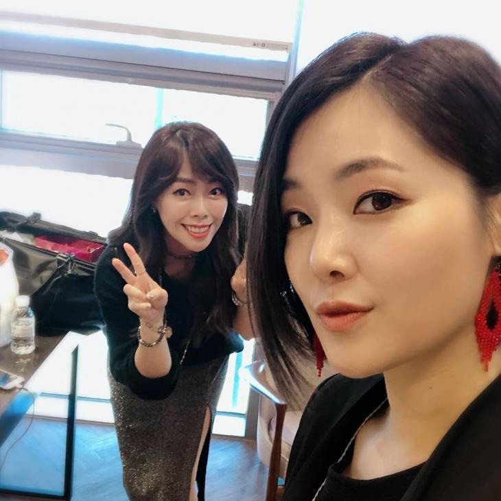 애즈원 크리스탈 귀국