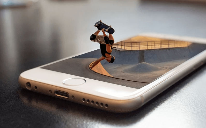 스케이트 보드 타는 남자