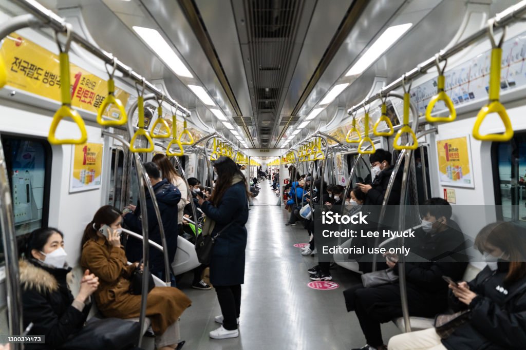 일본의 오시야(지하철 승객 밀어 넣기) vs 한국의 지하철 안전 요원