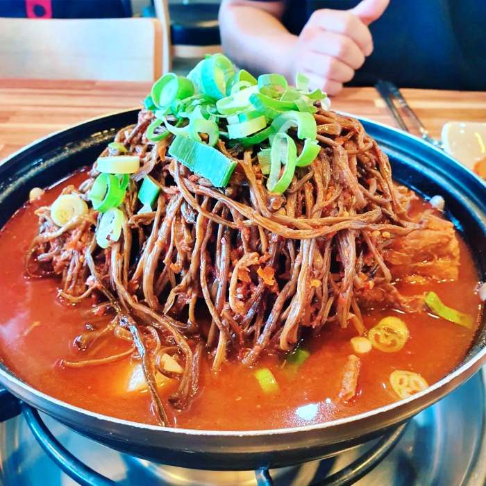 광주 맛집 추천 생방송투데이 감자탕을 덮은 산더미 고구마순 고구마순 감자탕 오늘방송 먹킷리스트