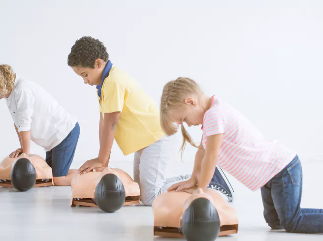 심폐소생술-순서-CPR-가슴-압박-위치