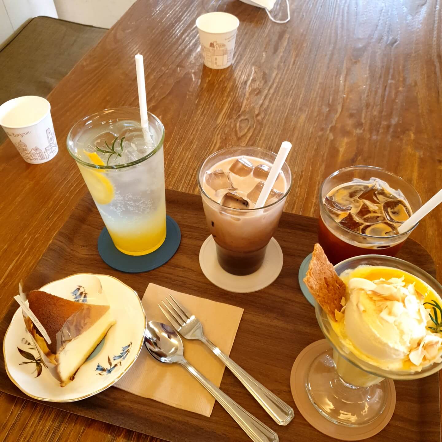 레몬에이드_초코라떼_소히아녹_티라미슈